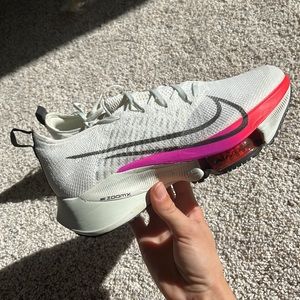 Nike Air Zoom Tempo Next%